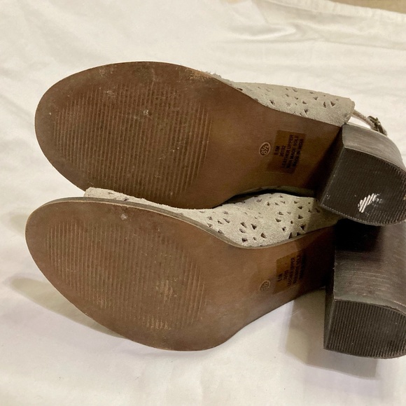 Diba Peep Toe Heel Bootie - Picture 7 of 9